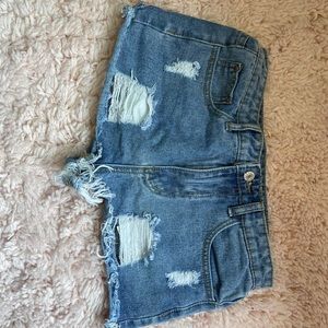 Ripped shorts denim